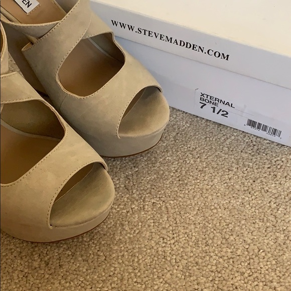 Steve Madden Xternal Bone Wedges - Picture 6 of 8